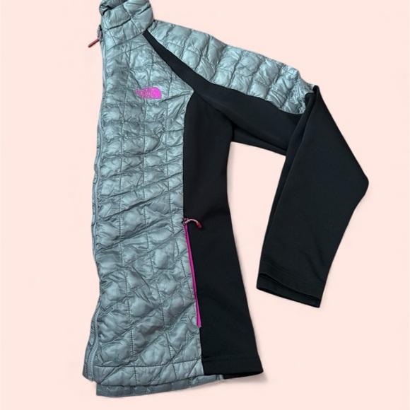 The North Face - Gray and Black Jacket with Pink Accents - Women's MEDIUM - Picture 3 of 3